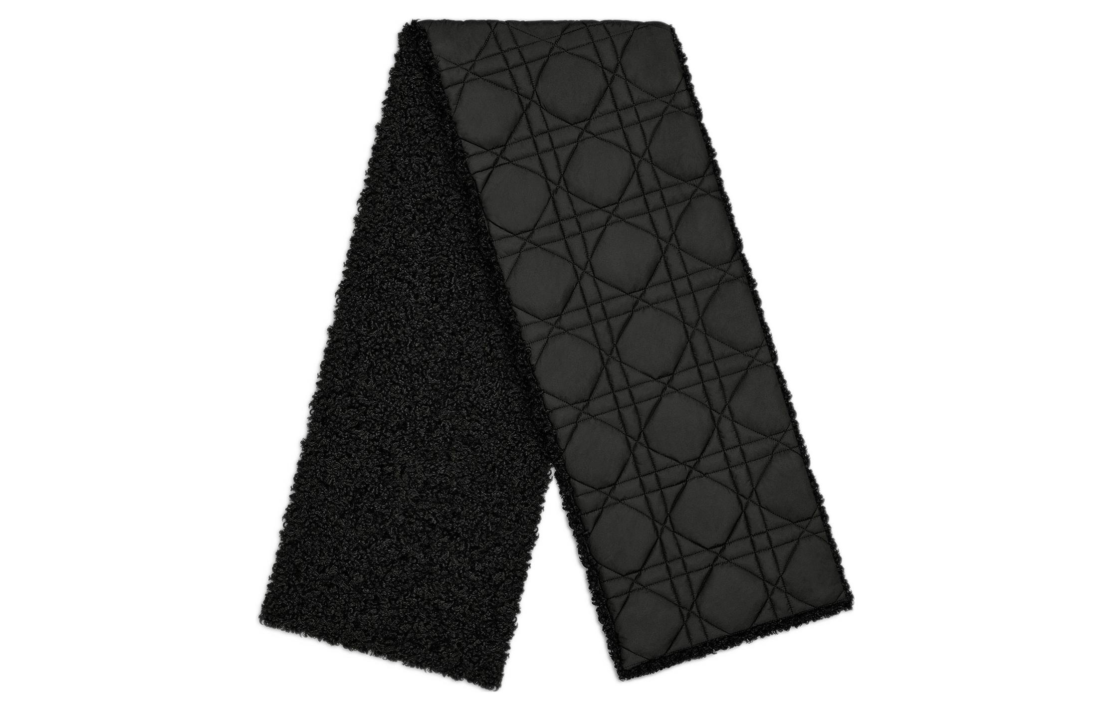 Шерстяной шарф DIOR черный женский
Шерстяной шарф DIOR черный женский