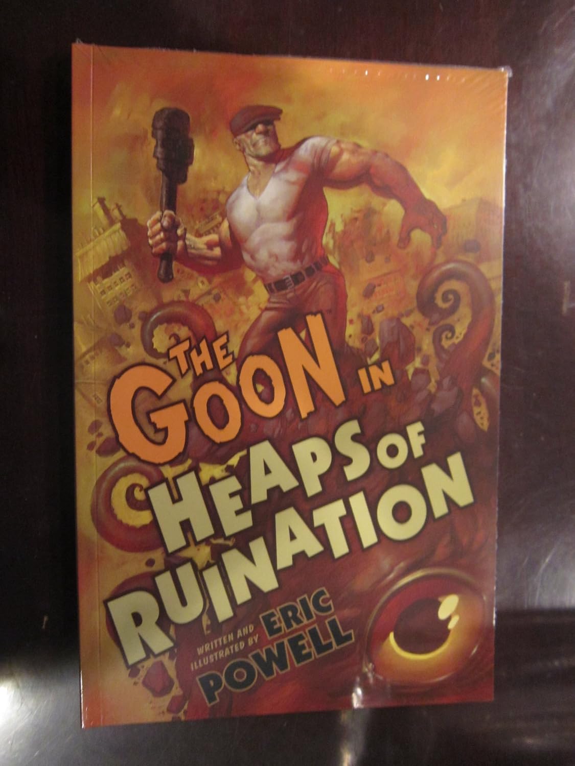 The Goon Volume 3: Heaps of Ruination (2nd Edition) (Dark Horse Books)
The Goon Volume 3: Heaps of Ruination (2nd Edition) (Dark Horse Books)