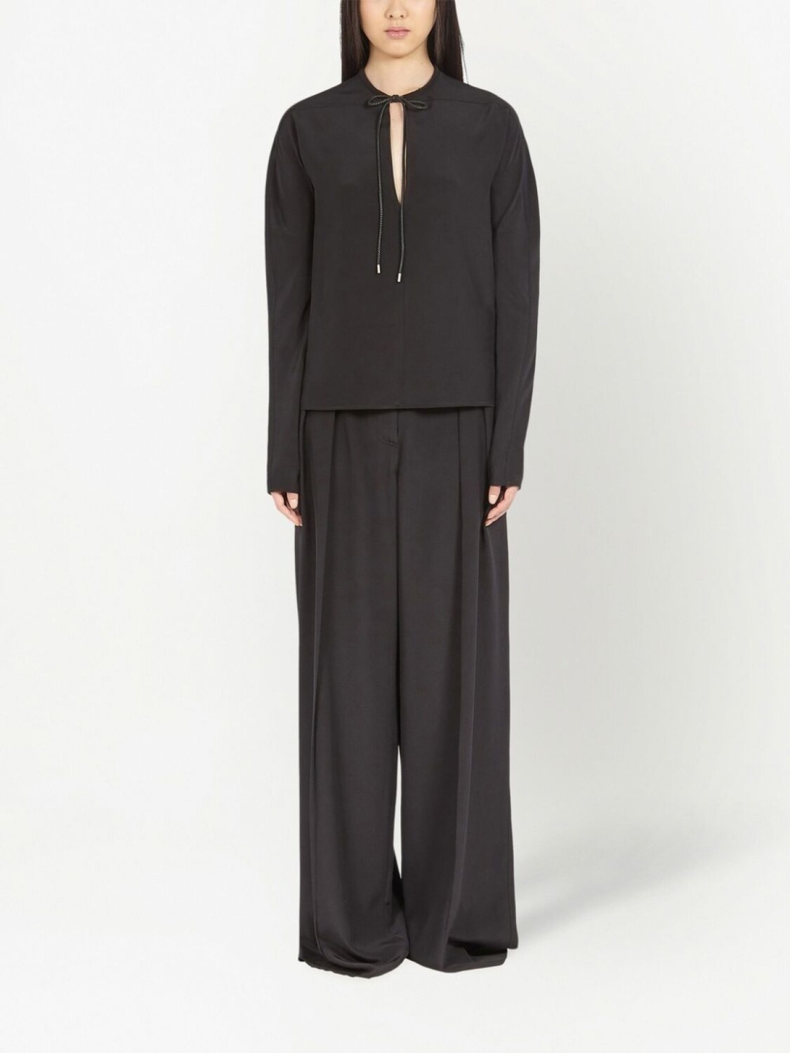 Ferragamo блузка с завязками и длинными рукавами, черный
Ferragamo блузка с завязками и длинными рукавами, черный