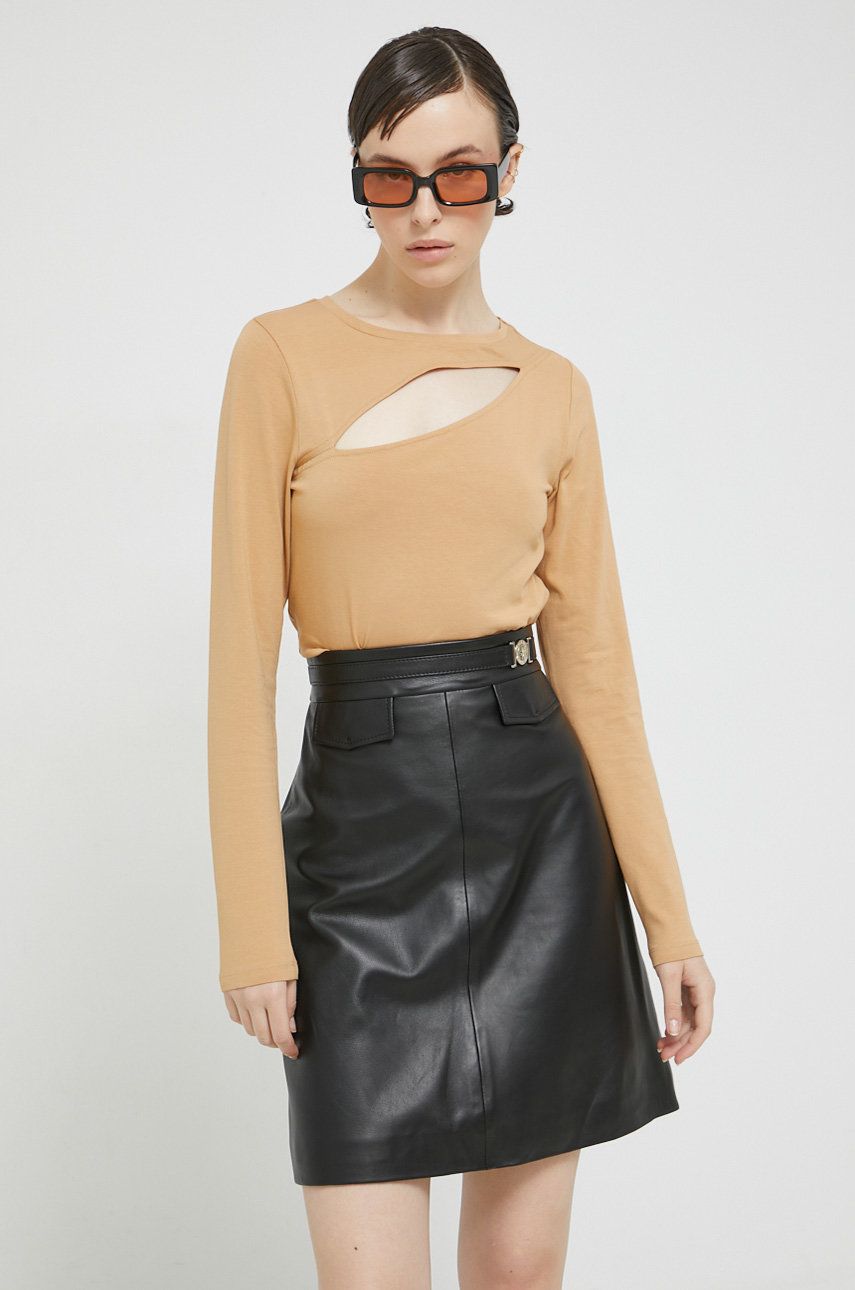 Футболка с длинным рукавом Hollister Co., коричневый 
Футболка с длинным рукавом Hollister Co., коричневый