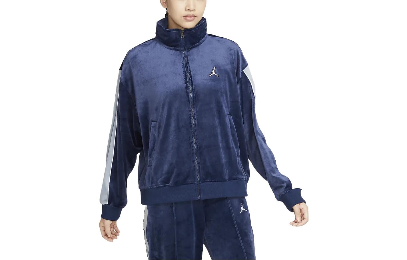 Женская куртка Jordan велюровая, темно-синий
Женская куртка Jordan велюровая, темно-синий