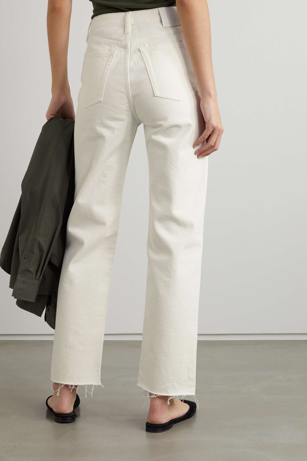 TOTEME + NET SUSTAIN Джинсы классического кроя с высокой посадкой и прямыми штанинами из органических тканей, кремовый
TOTEME + NET SUSTAIN Джинсы классического кроя с высокой посадкой и прямыми штанинами из органических тканей, кремовый