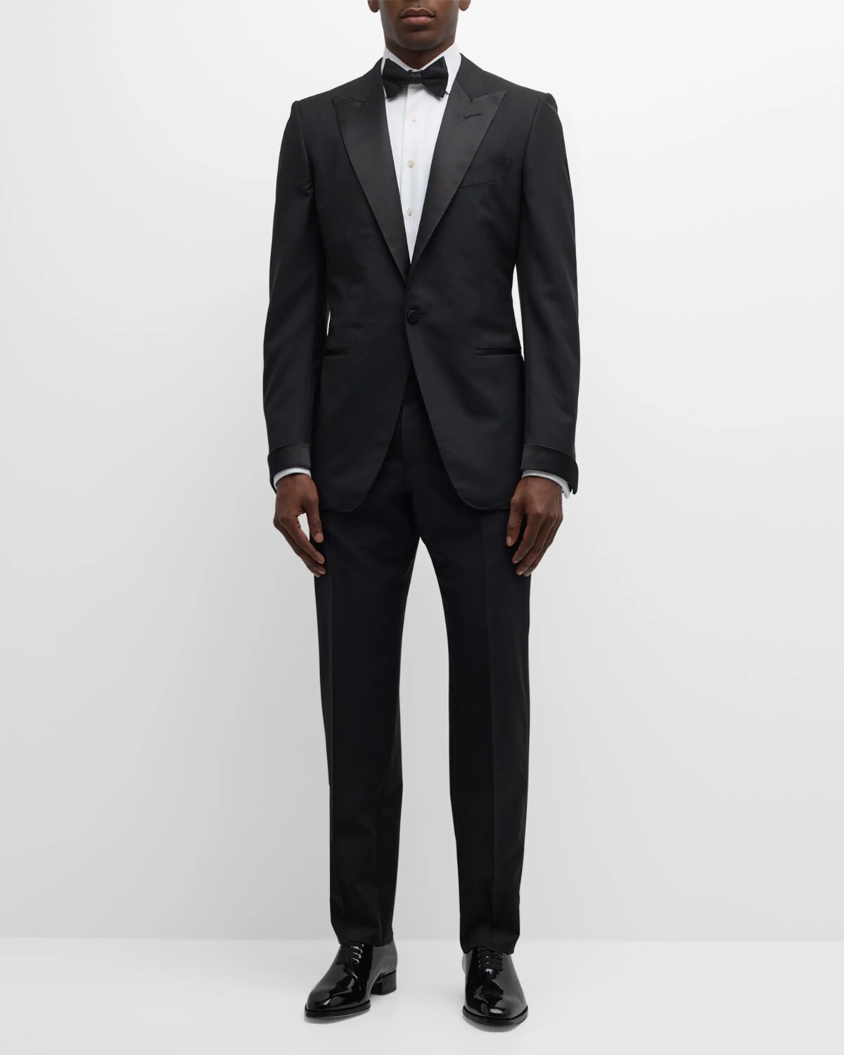 Мужской шерстяной смокинг с острыми лацканами TOM FORD, цвет Black
Мужской шерстяной смокинг с острыми лацканами TOM FORD, цвет Black