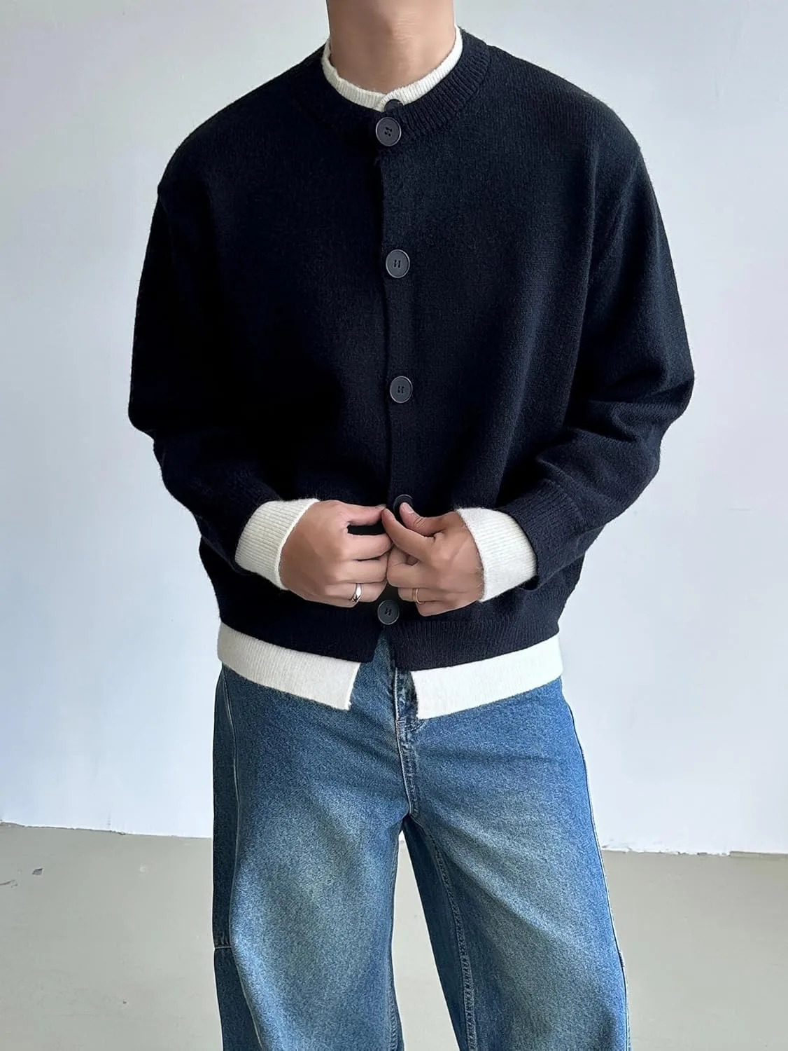 Мужской кардиган свободного кроя с длинными рукавами Uohuangjia
Мужской кардиган свободного кроя с длинными рукавами Uohuangjia