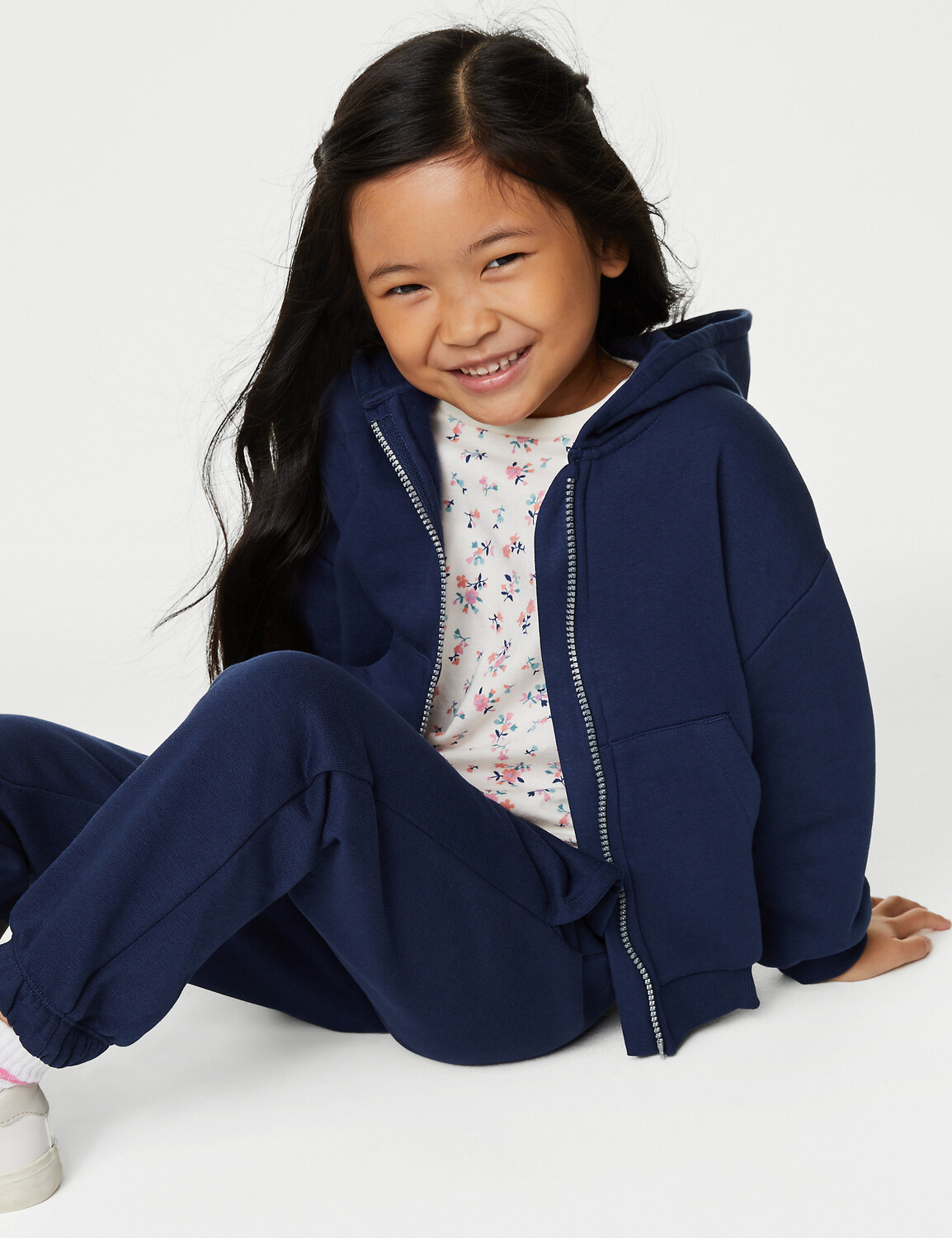 Однотонная толстовка с богатым содержанием хлопка (2–8 лет) Marks & Spencer, серый
Однотонная толстовка с богатым содержанием хлопка (2–8 лет) Marks & Spencer, серый
