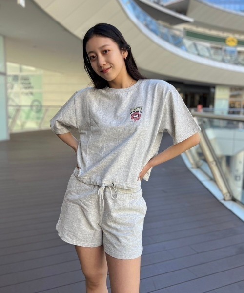 Топ укороченный с коротким рукавом, шнуровкой и вырезом Roxy, серый
Топ укороченный с коротким рукавом, шнуровкой и вырезом Roxy, серый