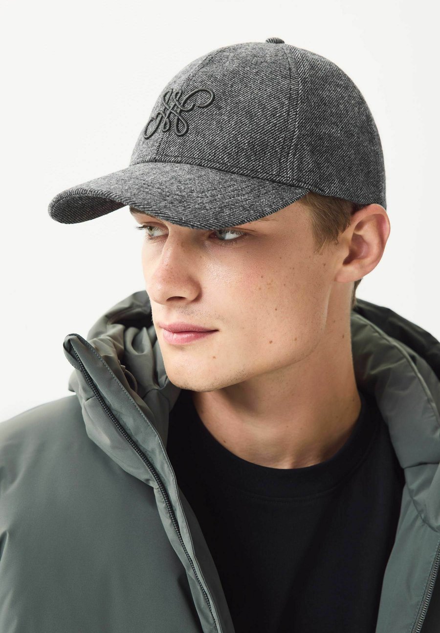 Бейсболка Next Cap, Grey Herringbone/Grey
Бейсболка Next Cap, Grey Herringbone/Grey