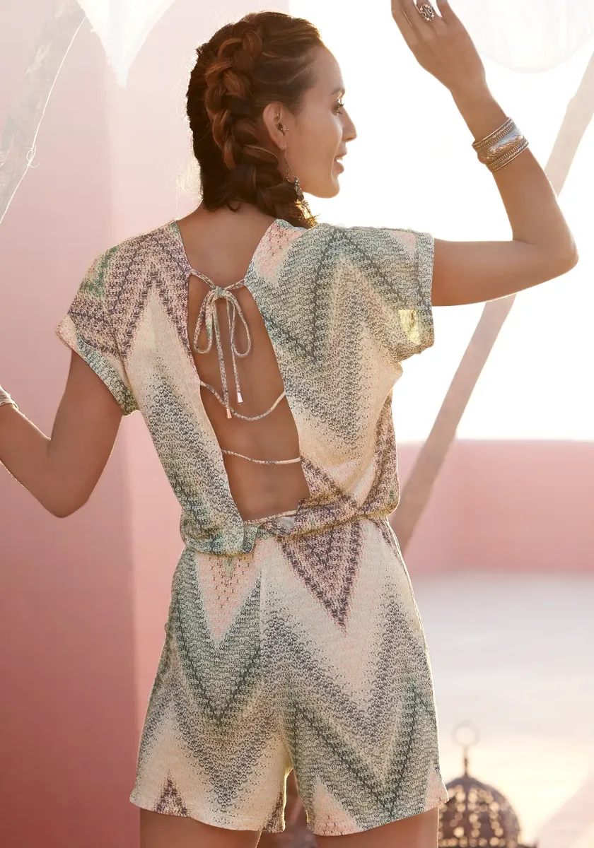 Короткий летний комбинезон LASCANA с глубоким вырезом на спине и принтом по всей поверхности, зеленый
Короткий летний комбинезон LASCANA с глубоким вырезом на спине и принтом по всей поверхности, зеленый