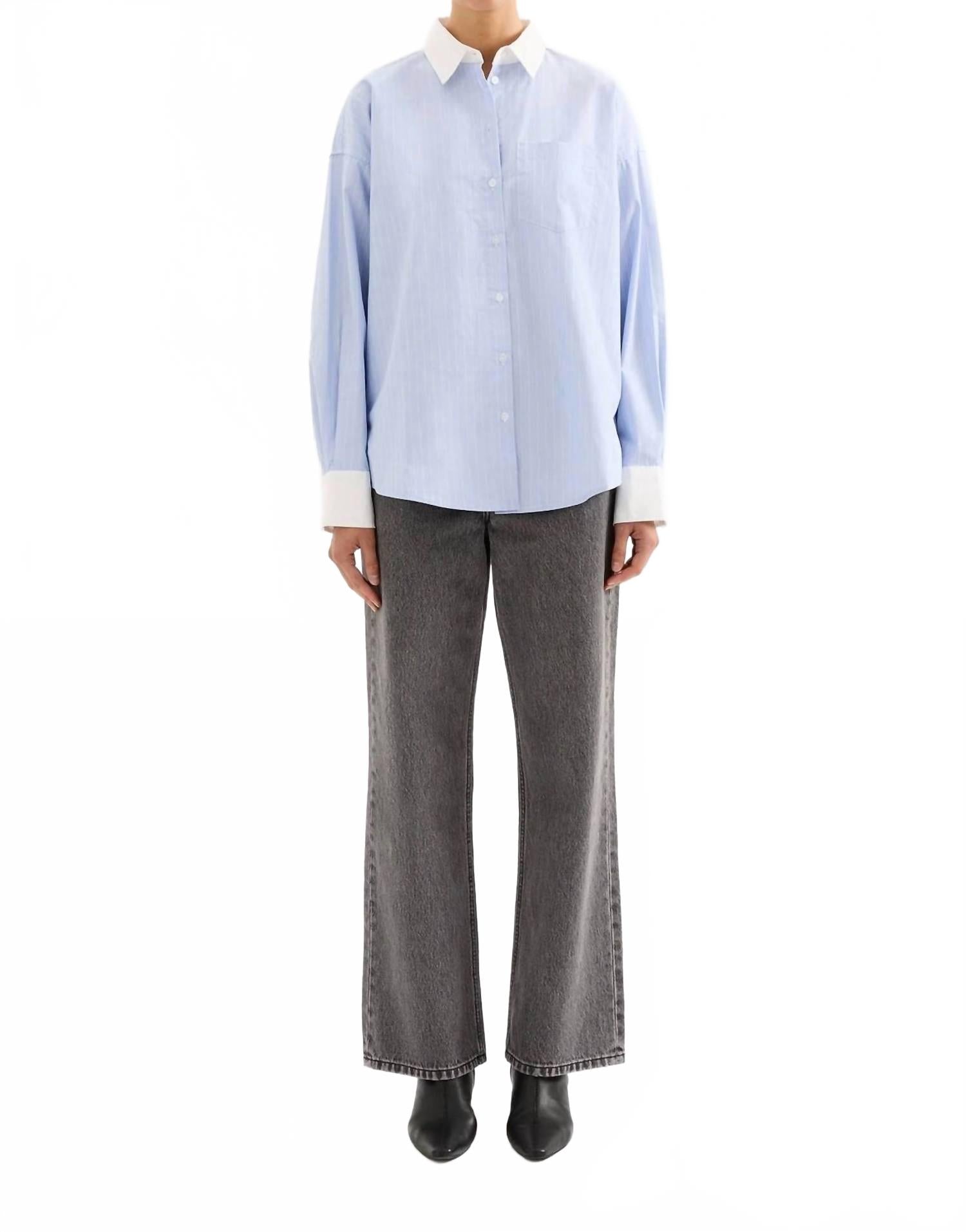 Рубашка свободного кроя Yuri из шамбре в полоску Nude Lucy, Chambray Stripe
Рубашка свободного кроя Yuri из шамбре в полоску Nude Lucy, Chambray Stripe