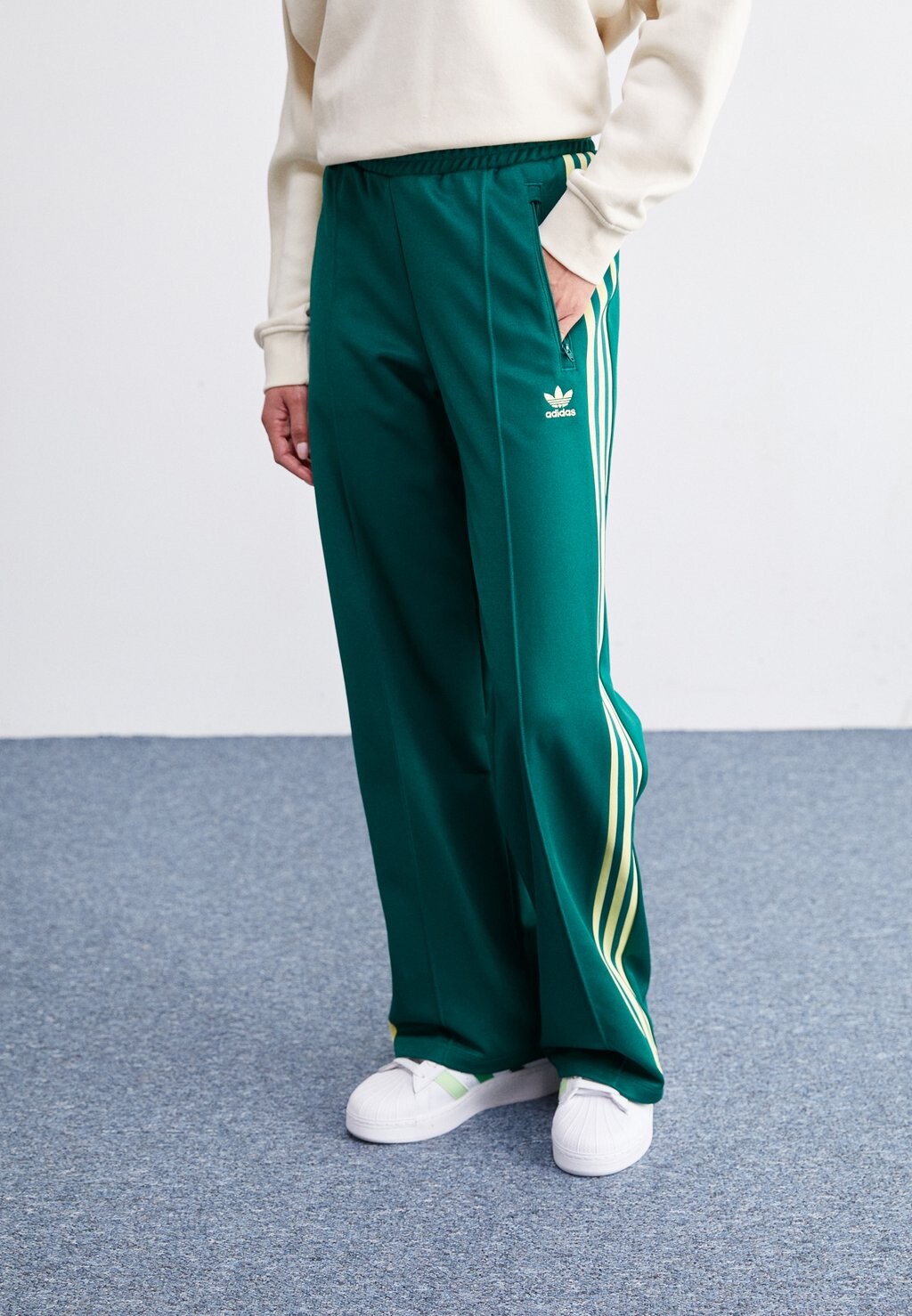 Спортивные брюки Beckenbauer adidas Originals, цвет collegiate green
Спортивные брюки Beckenbauer adidas Originals, цвет collegiate green