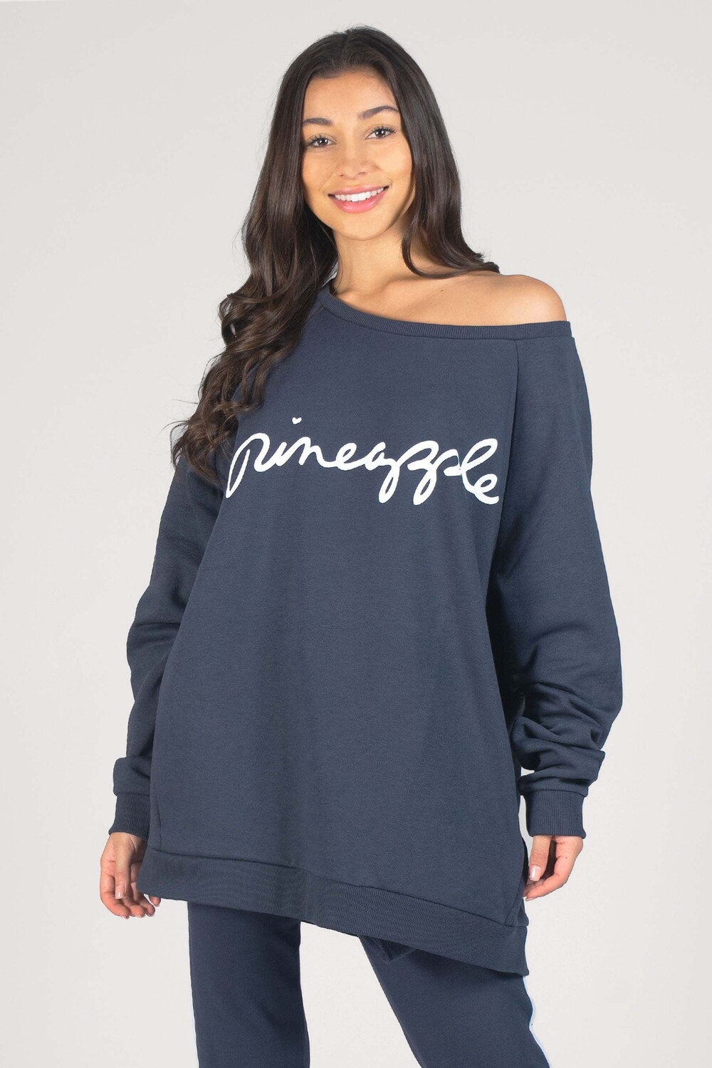 Серая толстовка оверсайз Pineapple, серый
Серая толстовка оверсайз Pineapple, серый