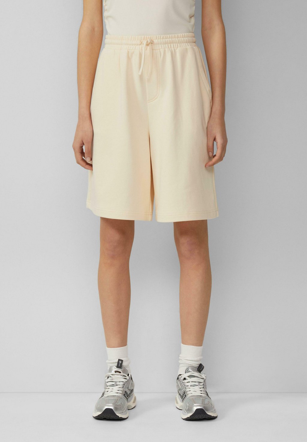 Шорты VAN SWEATSTOF | X VANESSA MAI QS, кремовый
Шорты VAN SWEATSTOF | X VANESSA MAI QS, кремовый