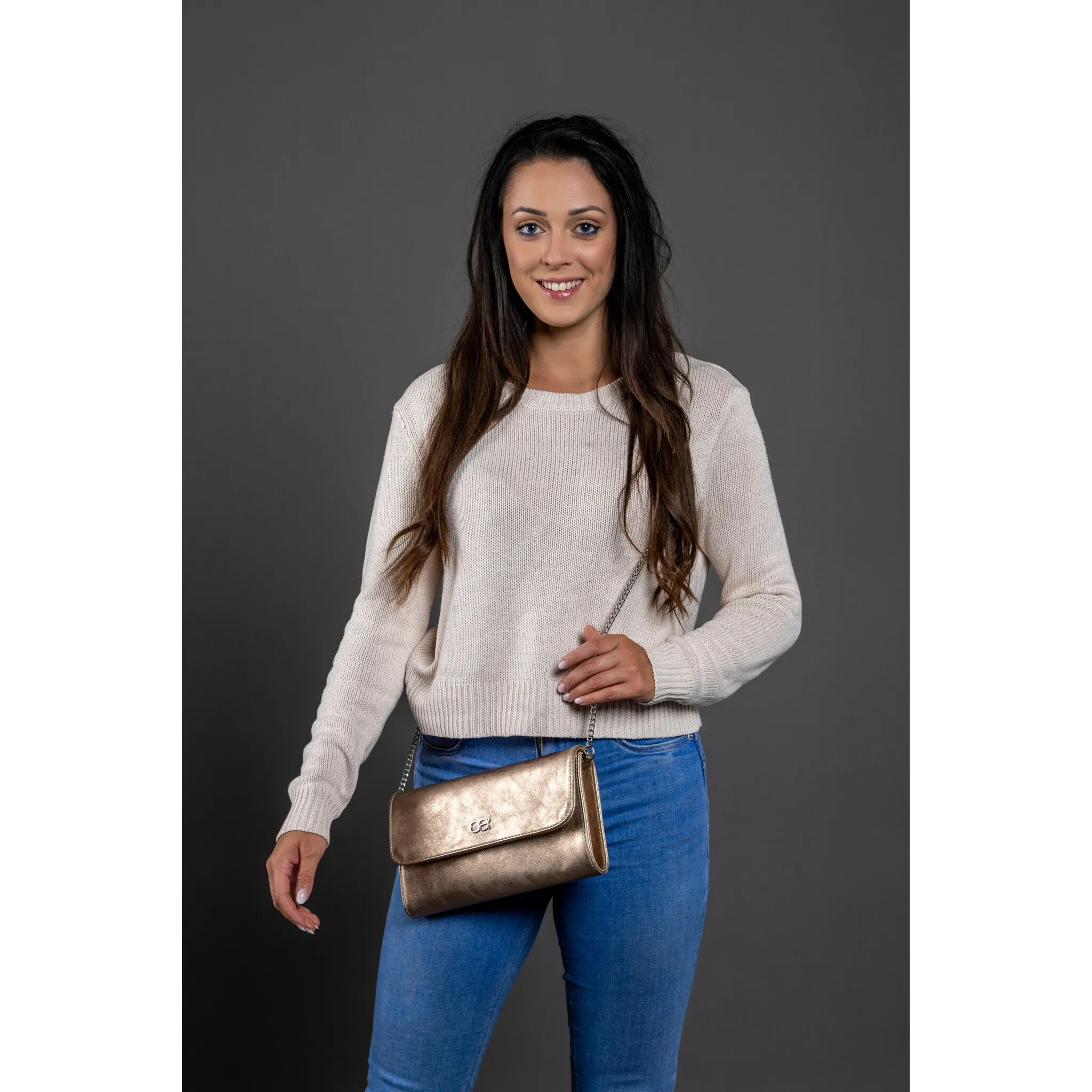 Сумка-клатч COLLEZIONE ALESSANDRO "Элегантность" из кожи с отдельными отделениями, цвет Gold, Бежевый, Сумка-клатч COLLEZIONE ALESSANDRO "Элегантность" из кожи с отдельными отделениями, цвет Gold
Сумка-клатч COLLEZIONE ALESSANDRO "Элегантность" из кожи с отдельными отделениями, цвет Gold, Бежевый, Сумка-клатч COLLEZIONE ALESSANDRO "Элегантность" из кожи с отдельными отделениями, цвет Gold