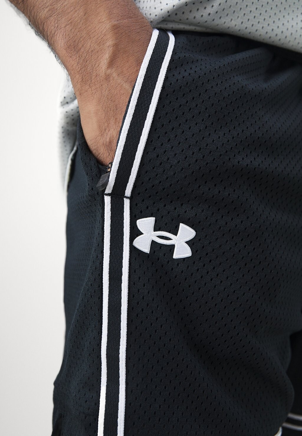 Спортивные шорты ZONE PRO 7IN MESH SHORT Under Armour, черный
Спортивные шорты ZONE PRO 7IN MESH SHORT Under Armour, черный