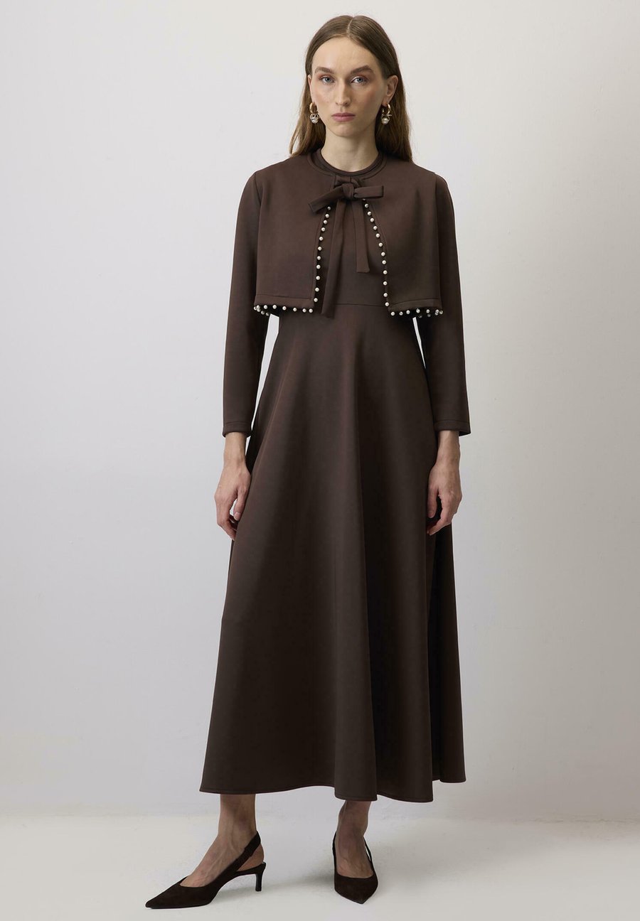 Платье Touché Privé BEADED SET, Brown
Платье Touché Privé BEADED SET, Brown