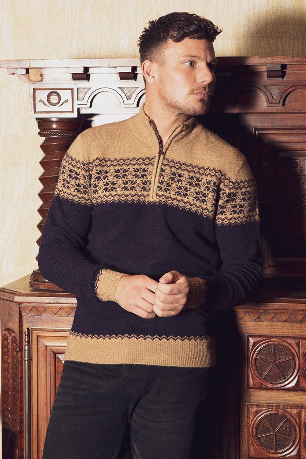 Джемпер с цветными блоками и жаккардовым воротником-воронкой на молнии 1/4 Kensington Eastside, бежевый
Джемпер с цветными блоками и жаккардовым воротником-воронкой на молнии 1/4 Kensington Eastside, бежевый