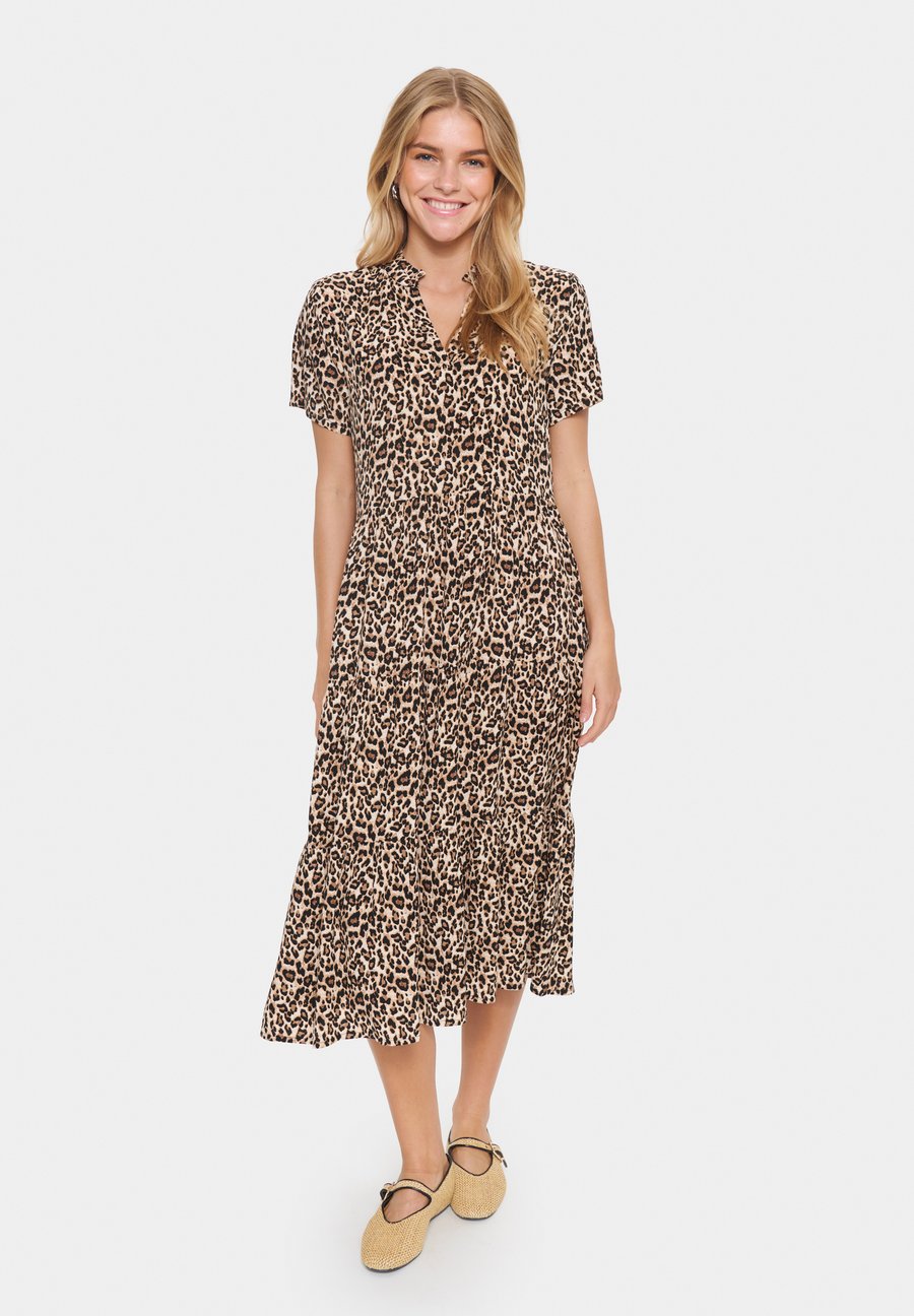Платье Saint Tropez EDASZ SS MAXI, Black Reg Leo/Brown
Платье Saint Tropez EDASZ SS MAXI, Black Reg Leo/Brown