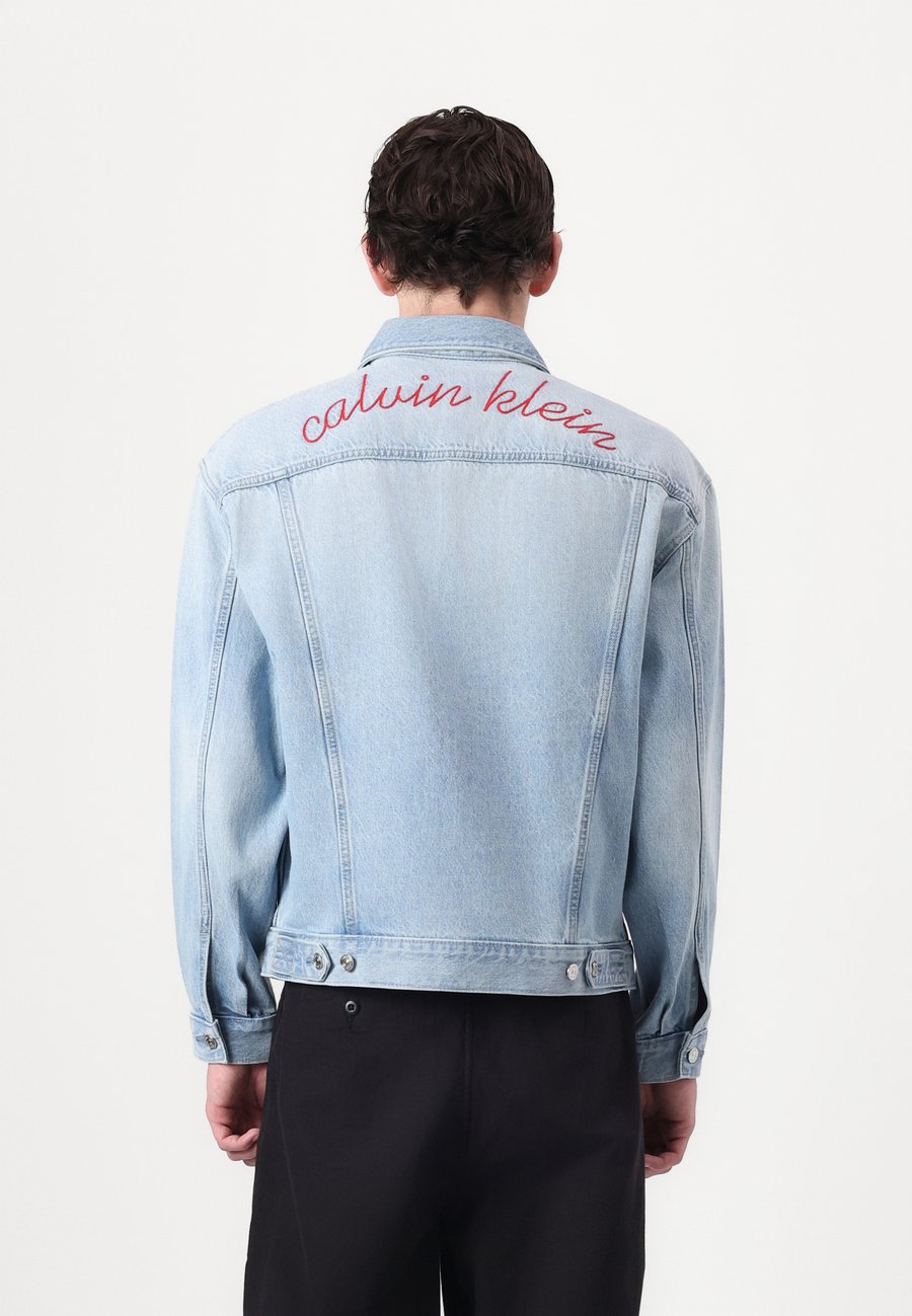 Куртка Calvin Klein Jeans TRUCKER, Reflection Blue/Blue
Куртка Calvin Klein Jeans TRUCKER, Reflection Blue/Blue