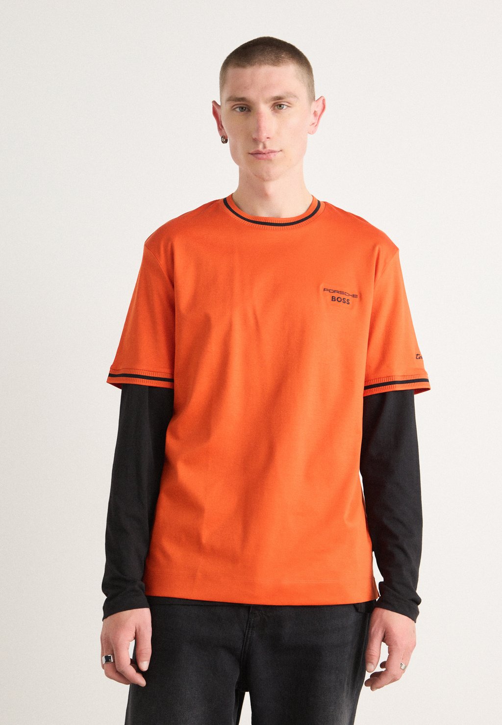 Базовая футболка TAUT BOSS, красный
Базовая футболка TAUT BOSS, красный