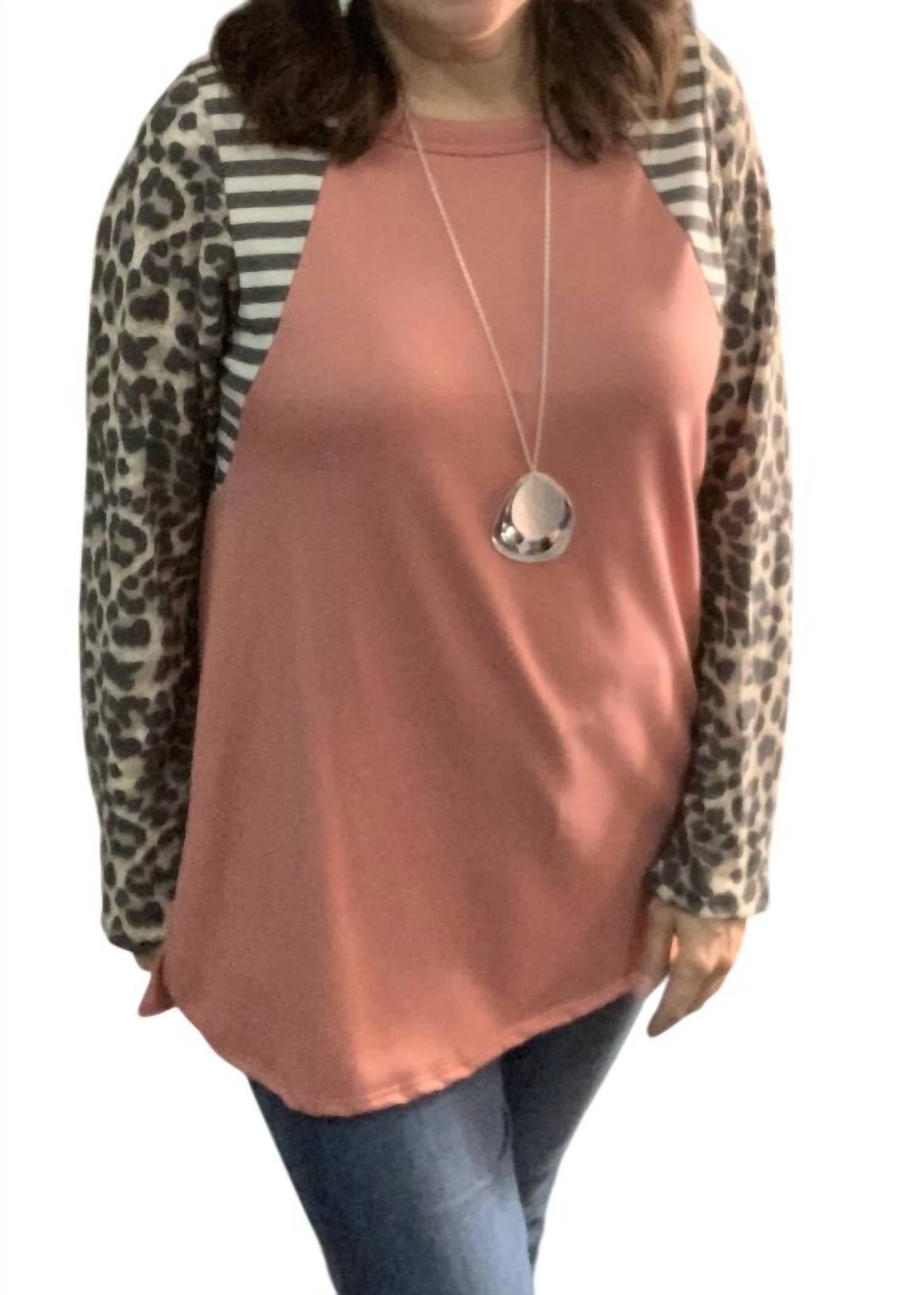 Топ с рукавами в звериный принт в оттенке розовато-лилового Lovely J
Топ с рукавами в звериный принт в оттенке розовато-лилового Lovely J