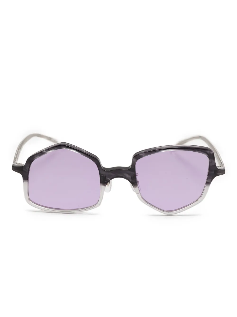 Солнцезащитные очки в скульптурной оправе Factory900, черный
Солнцезащитные очки в скульптурной оправе Factory900, черный