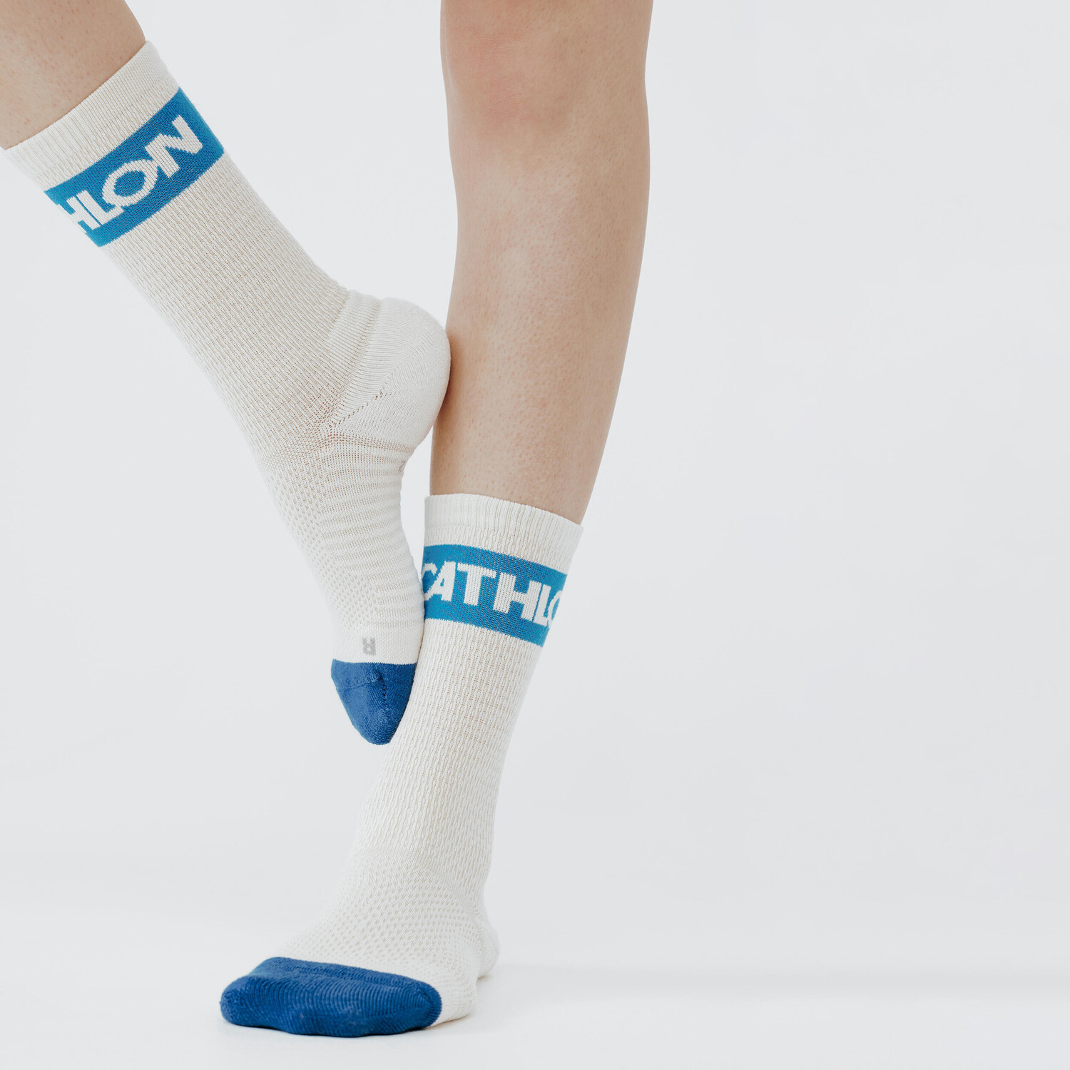 Носки для ходьбы High Deocell Urban Walk 2 шт. NEWFEEL, белый/стальной серый/шпатлевка
Носки для ходьбы High Deocell Urban Walk 2 шт. NEWFEEL, белый/стальной серый/шпатлевка