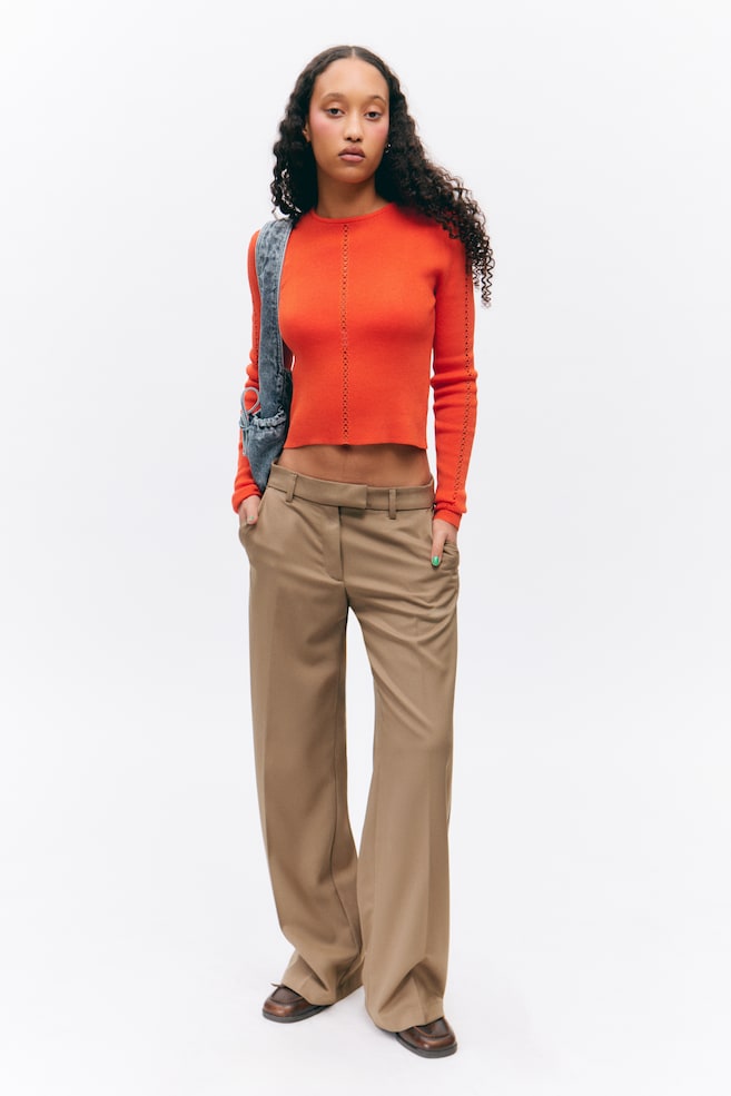 Брюки заниженной посадки из костюмной ткани. Monki, бежевый 
Брюки заниженной посадки из костюмной ткани. Monki, бежевый