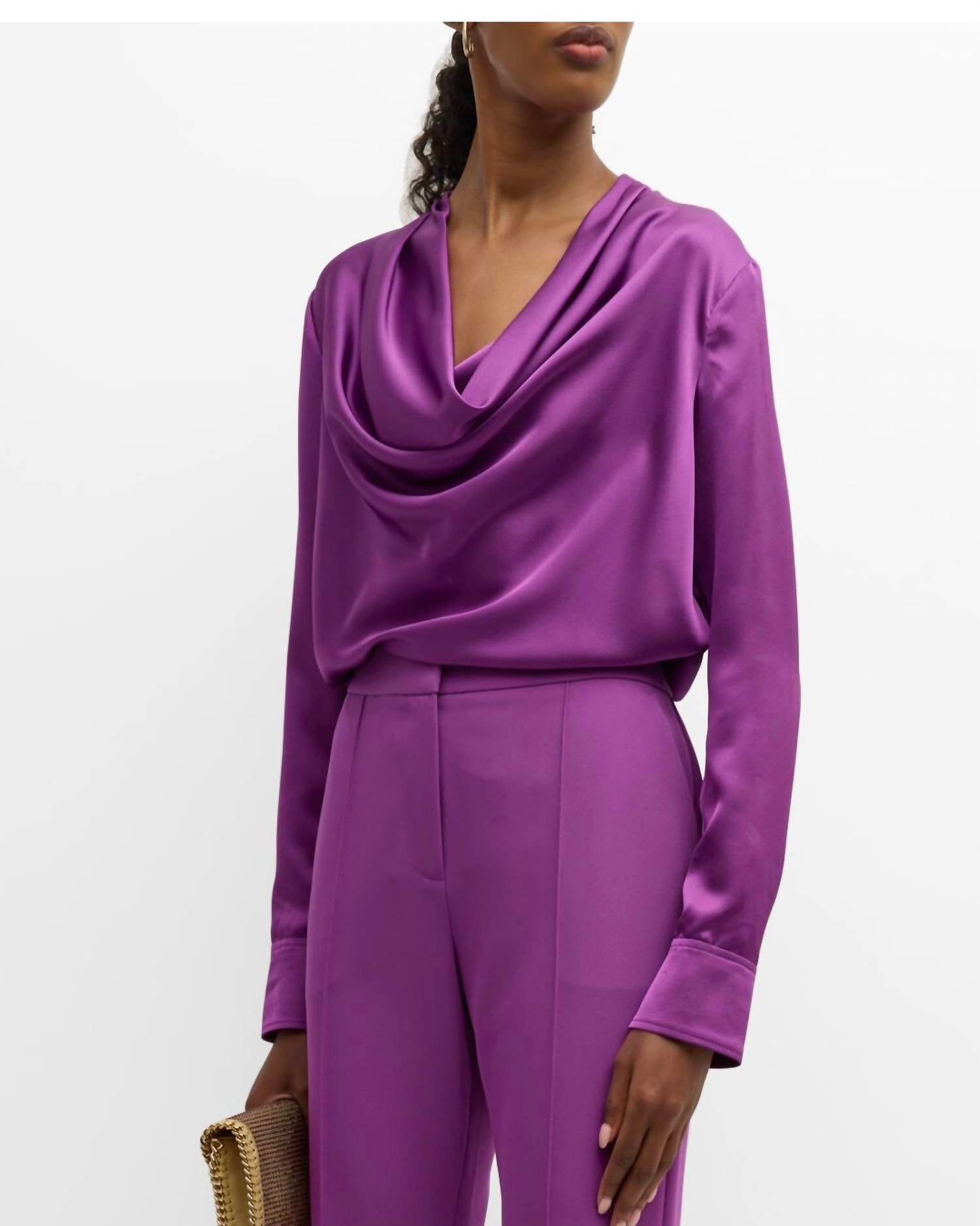 Блузка с драпировкой на шее в фиолетовом цвете MILLY
Блузка с драпировкой на шее в фиолетовом цвете MILLY