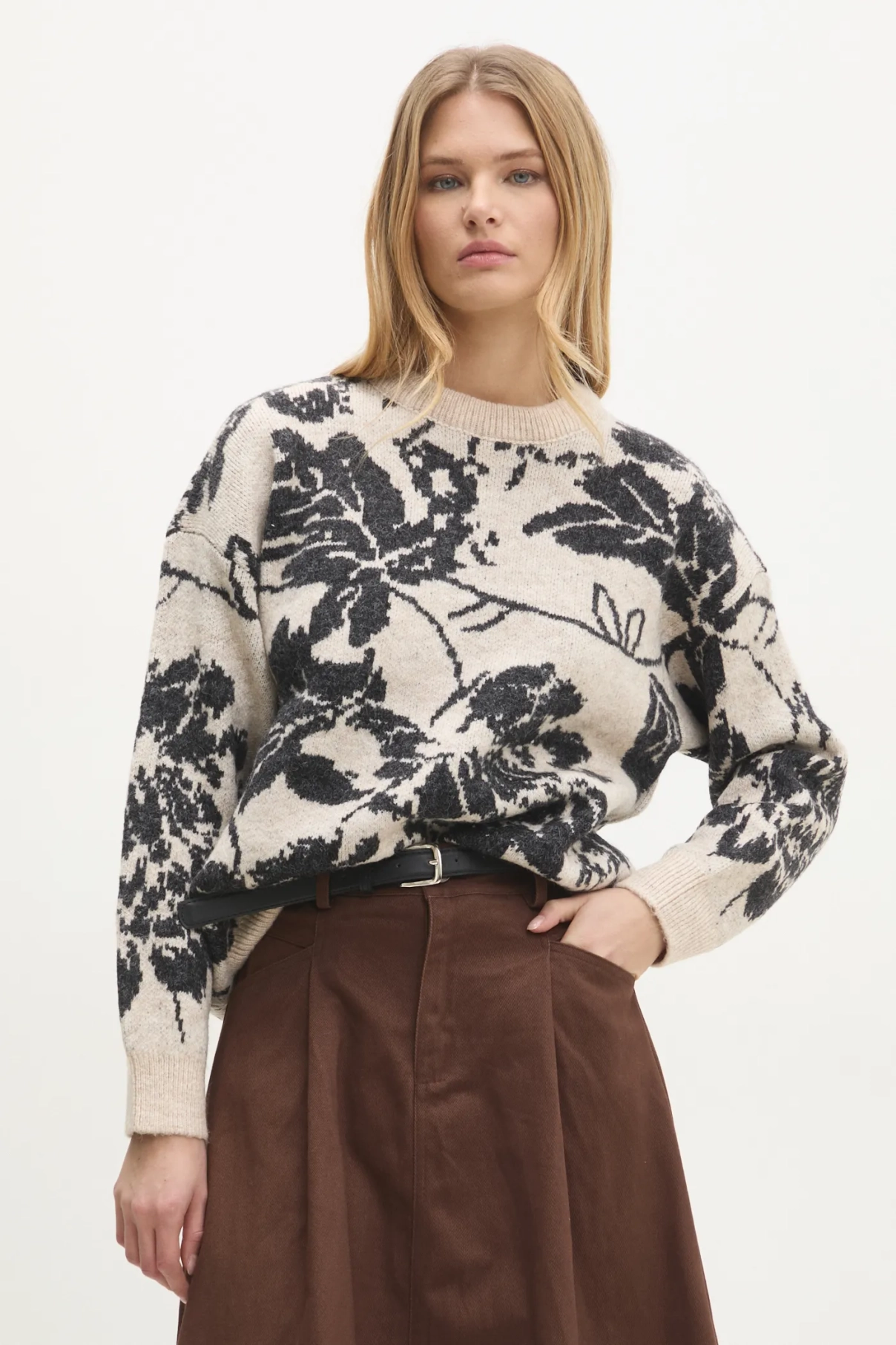 Свитер Answear Lab, бежевый
Свитер Answear Lab, бежевый