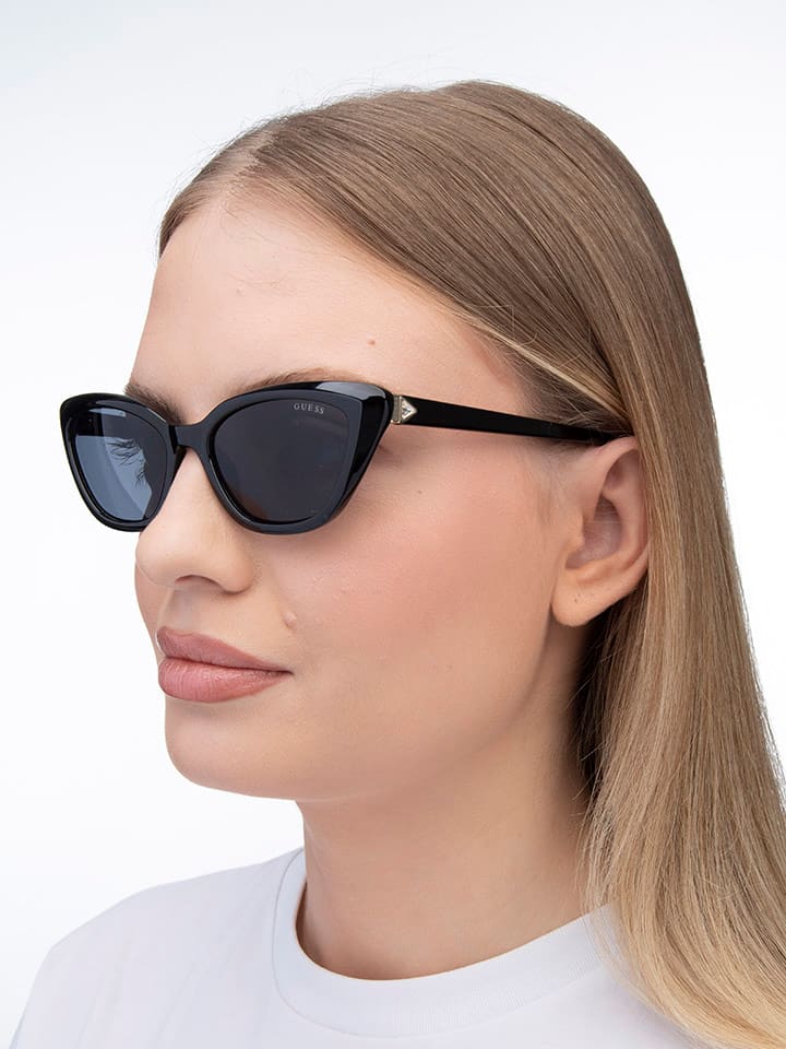 Солнцезащитные очки Guess
Солнцезащитные очки Guess