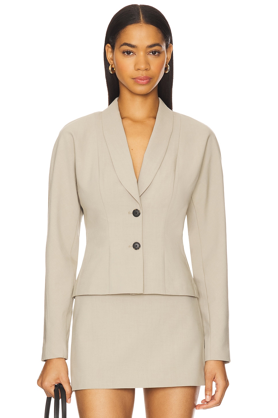 Топ-блейзер Liah в цвете khaki от Eaves, khaki green
Топ-блейзер Liah в цвете khaki от Eaves, khaki green