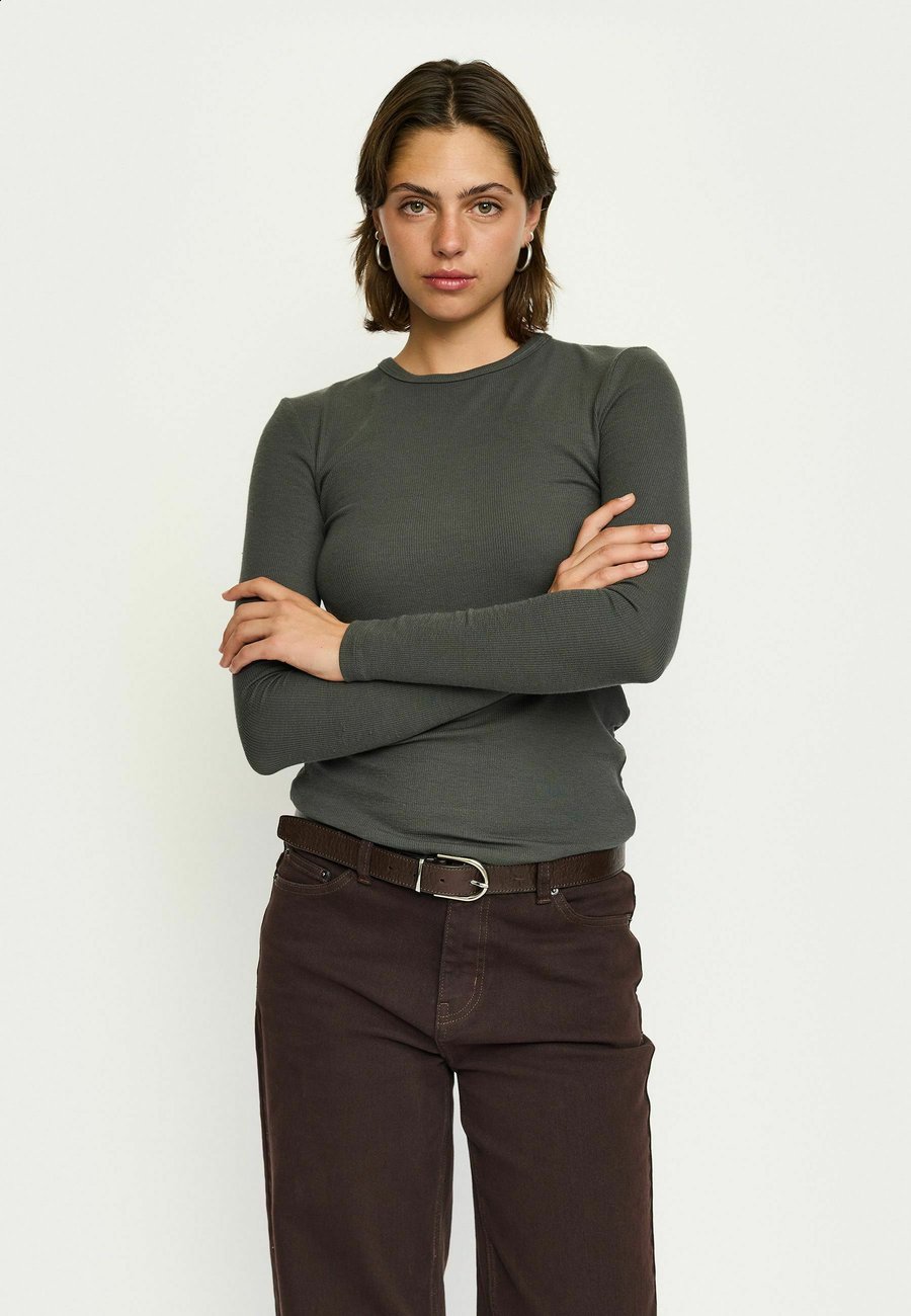 Топ Soft Rebels Long sleeved top, Chimera/Green
Топ Soft Rebels Long sleeved top, Chimera/Green