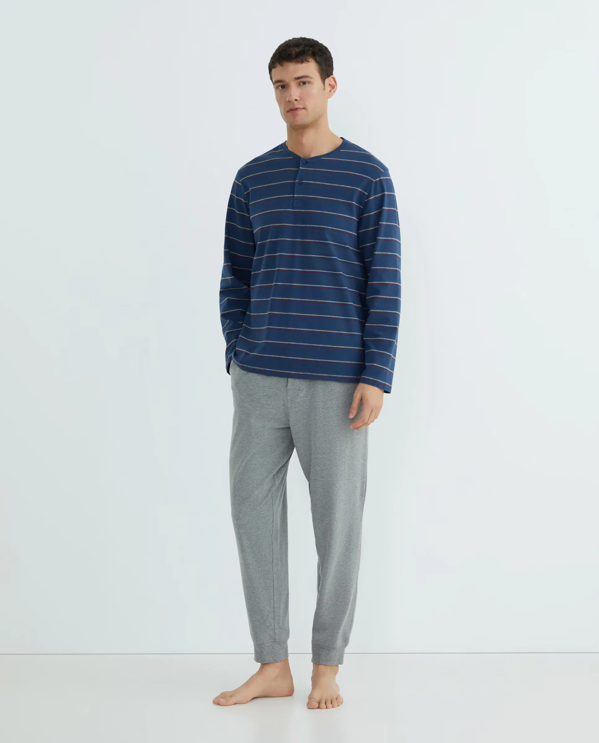 Длинная пижама для мужчин из трикотажа Dustin, темно-серый
Длинная пижама для мужчин из трикотажа Dustin, темно-серый