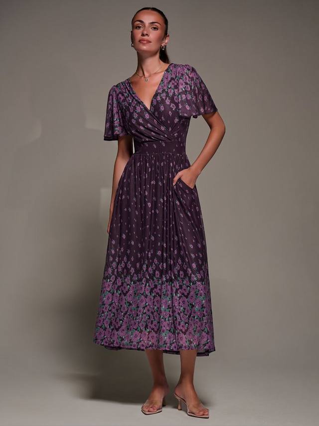 Платье миди с цветочным принтом и сетчатыми вставками Jolie Moi, Purple Floral
Платье миди с цветочным принтом и сетчатыми вставками Jolie Moi, Purple Floral
