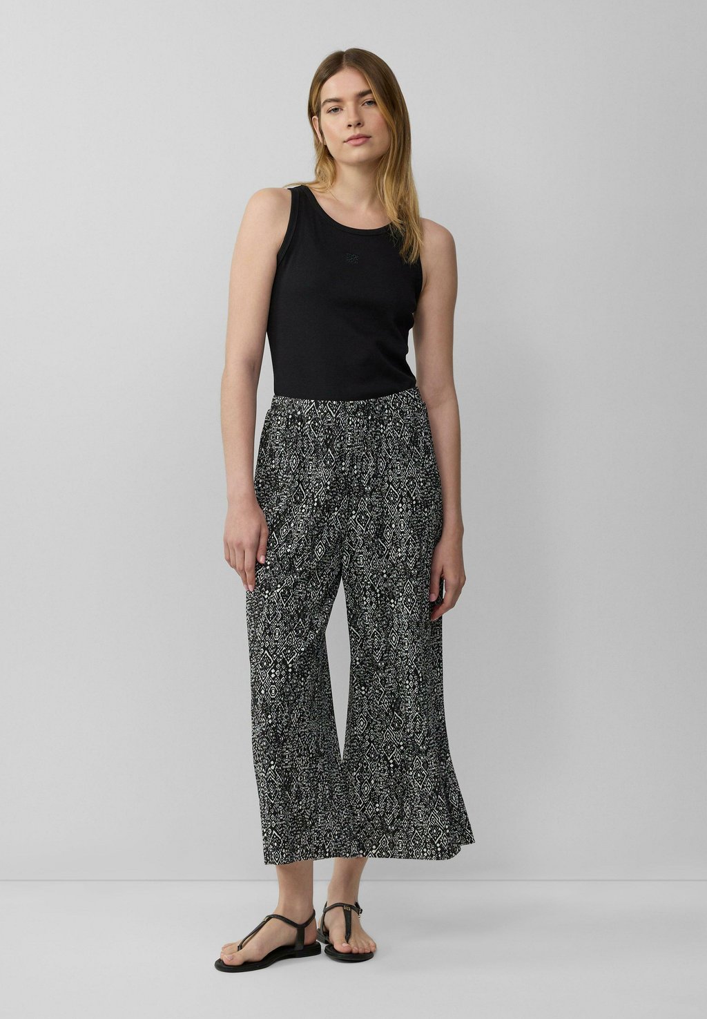 Брюки s.Oliver, черный
Брюки s.Oliver, черный