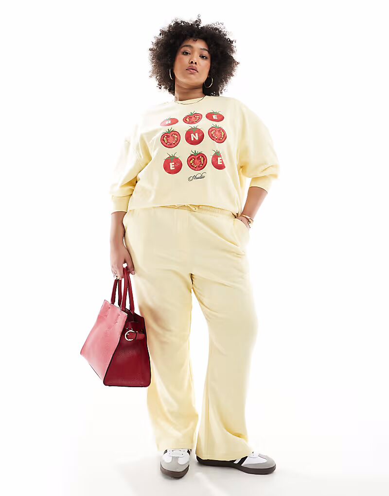 Эксклюзивные спортивные брюки прямого кроя Plus в цвете «масло-желтый» Renee Studio
Эксклюзивные спортивные брюки прямого кроя Plus в цвете «масло-желтый» Renee Studio