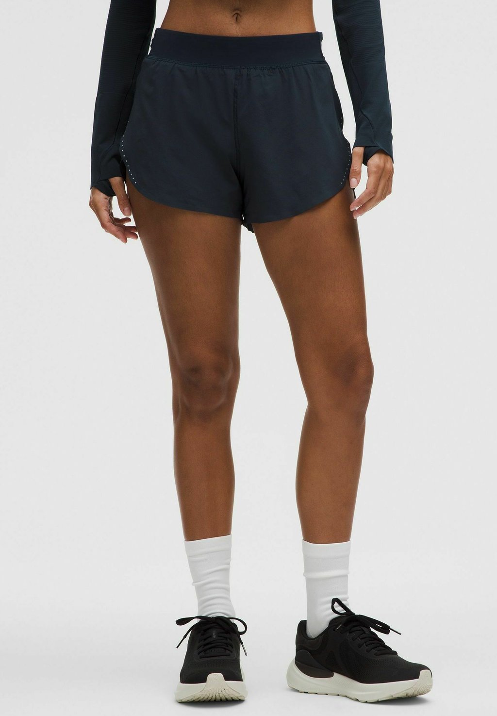 Спортивные шорты lululemon, темно-синий
Спортивные шорты lululemon, темно-синий
