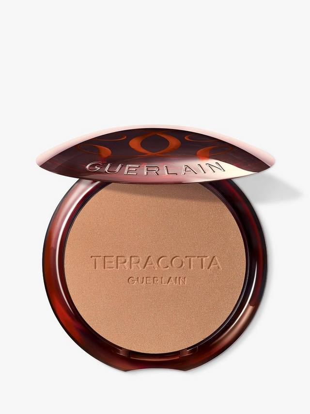 Терракотовая пудра для бронзирования Bronzing Powder - 96% натуральных ингредиентов Guerlain, 03 Medium Warm
Терракотовая пудра для бронзирования Bronzing Powder - 96% натуральных ингредиентов Guerlain, 03 Medium Warm