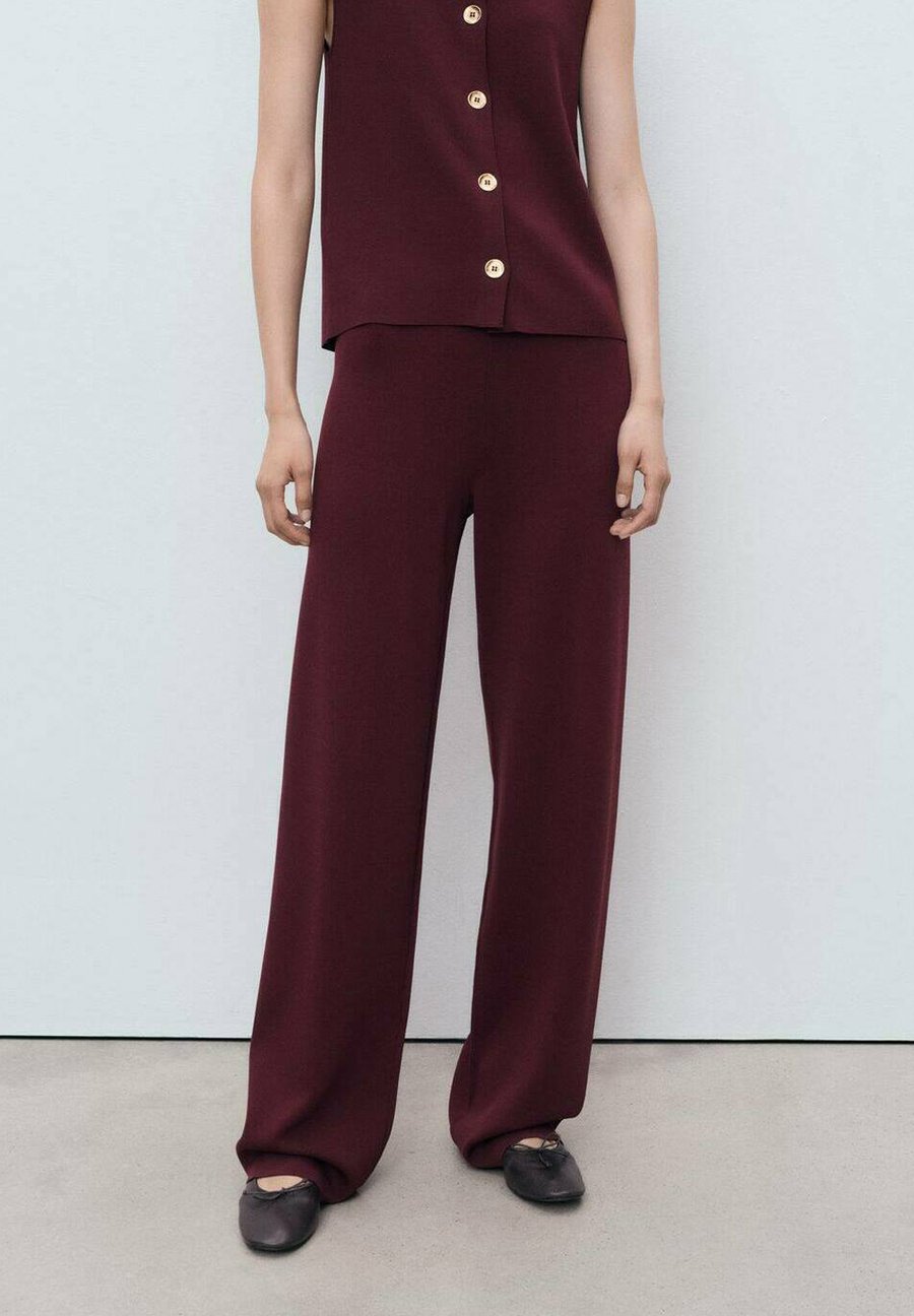 Брюки Mango WITH ELASTICBAND, Bordeaux
Брюки Mango WITH ELASTICBAND, Bordeaux