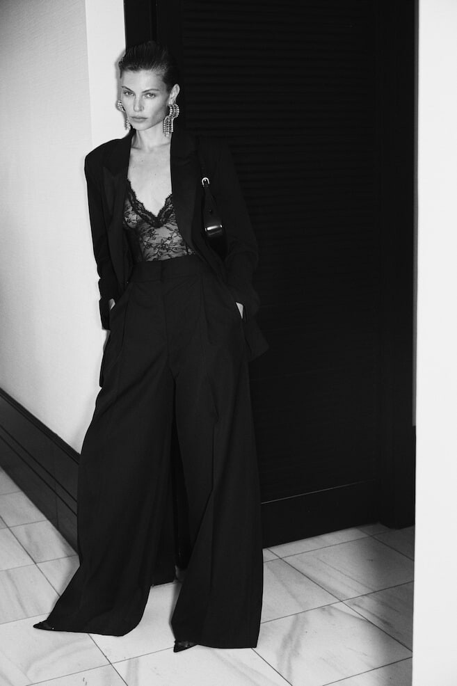 Двубортный пиджак смокинг H&M, черный
Двубортный пиджак смокинг H&M, черный