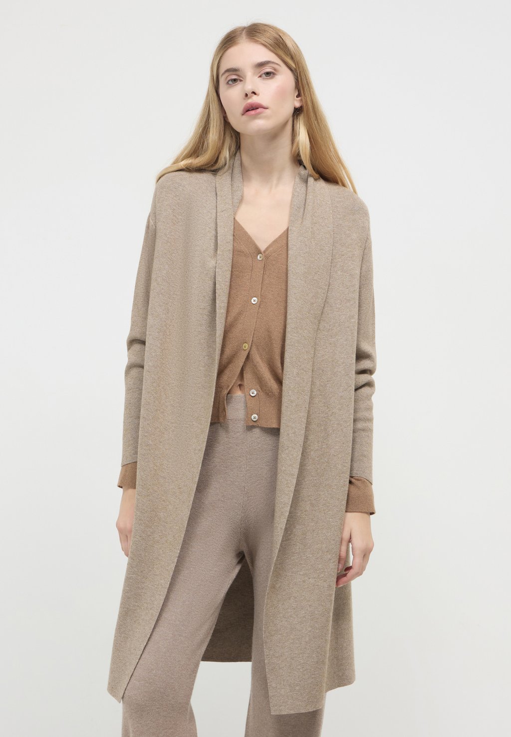 Кардиган Calliope, бежевый
Кардиган Calliope, бежевый