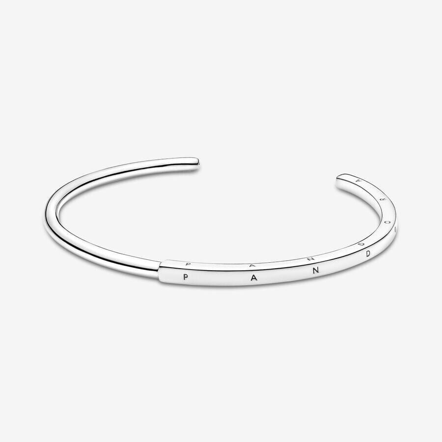 Браслет Pandora Signature I-D Open, серебро
Браслет Pandora Signature I-D Open, серебро