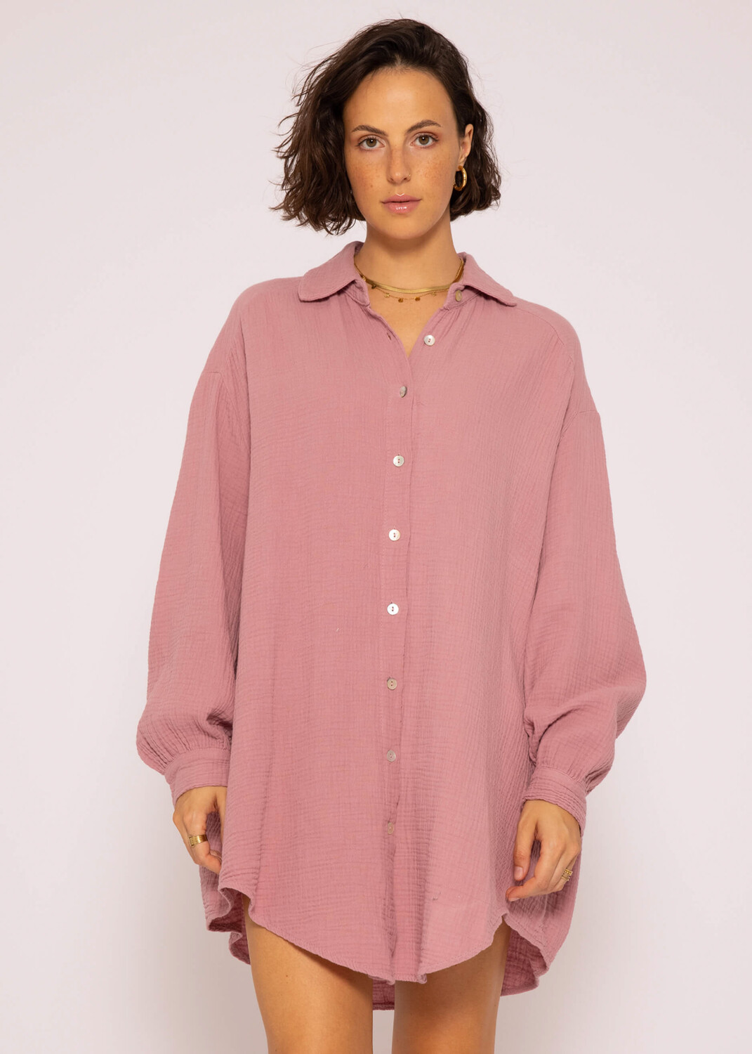Блуза SASSYCLASSY Ultra Oversize Musselin nhemd lange Variante, цвет Altrosa 
Блуза SASSYCLASSY Ultra Oversize Musselin nhemd lange Variante, цвет Altrosa