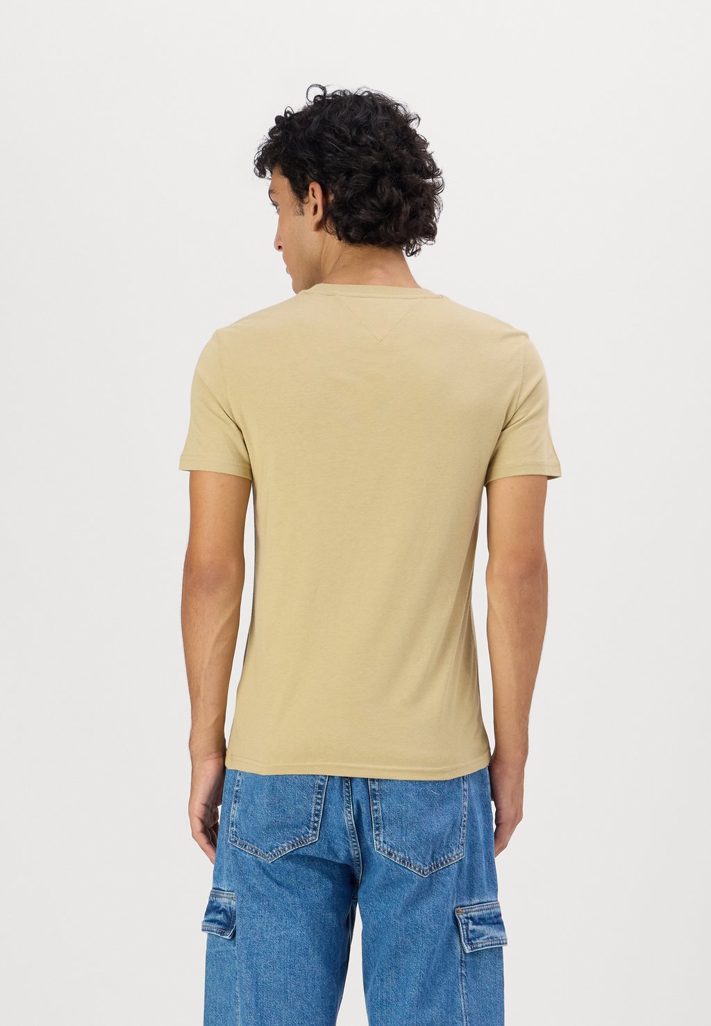 Базовая футболка SLIM TEE 2 PACK Tommy Jeans, молочный
Базовая футболка SLIM TEE 2 PACK Tommy Jeans, молочный