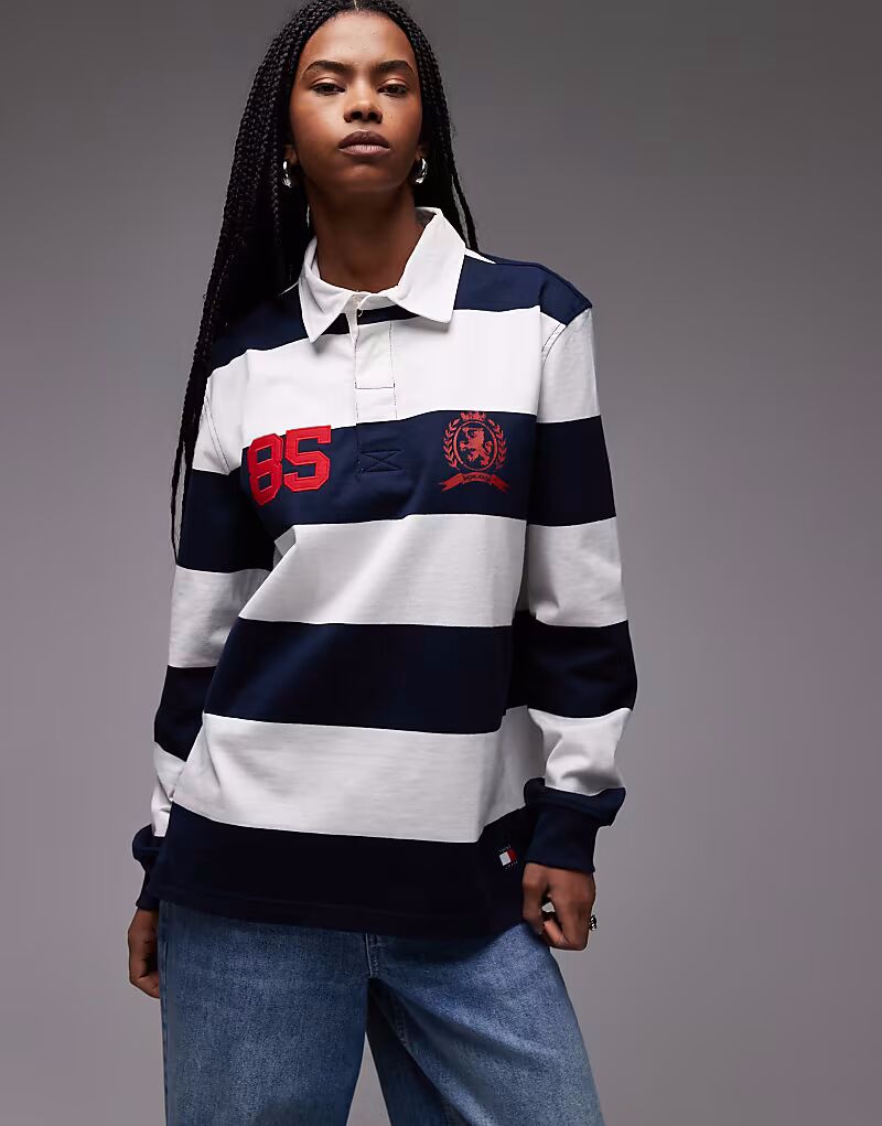 Футболка в регби с эмблемой в сине-белую полоску Tommy Jeans
Футболка в регби с эмблемой в сине-белую полоску Tommy Jeans