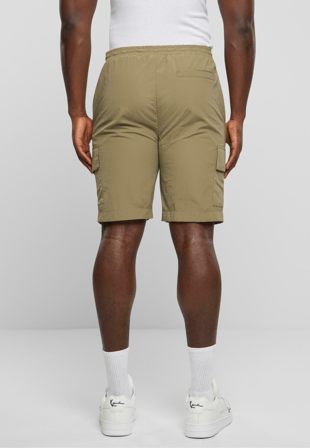 Шорты Small Signature Essential Karl Kani, оливковые
Шорты Small Signature Essential Karl Kani, оливковые