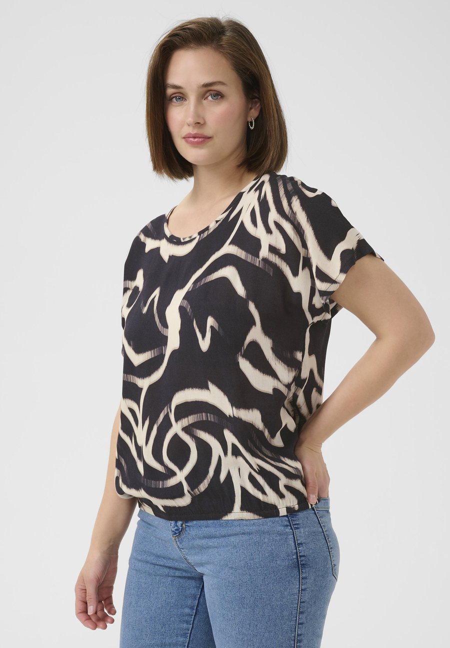 Блуза Kaffe KABEATHE STANLEY, Black Nature Organic Lines/Black
Блуза Kaffe KABEATHE STANLEY, Black Nature Organic Lines/Black