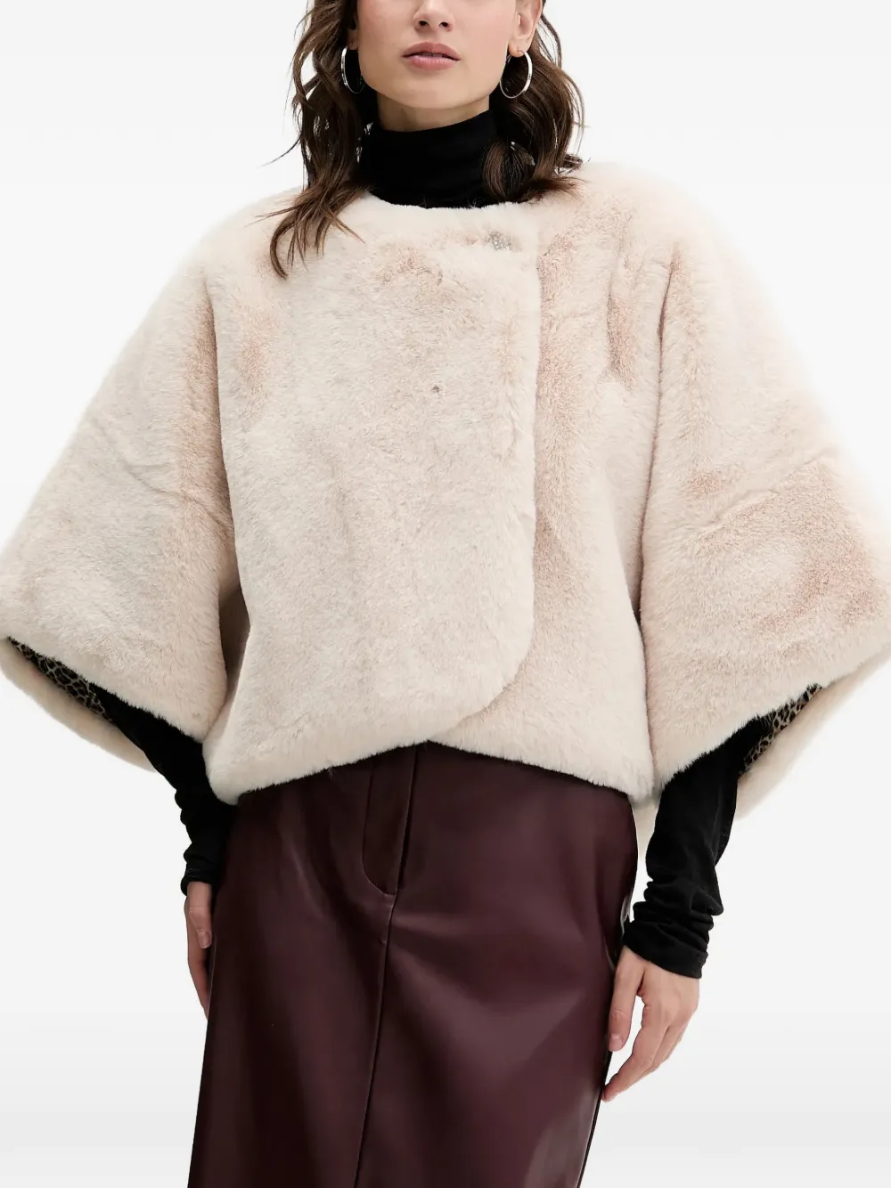 Однобортное пальто Blumarine, нейтральный
Однобортное пальто Blumarine, нейтральный