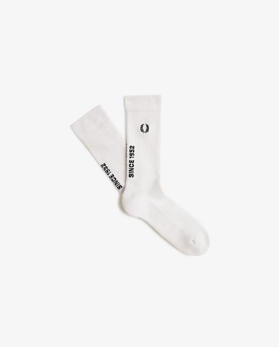 Мужские высокие носки белого цвета Fred Perry
Мужские высокие носки белого цвета Fred Perry