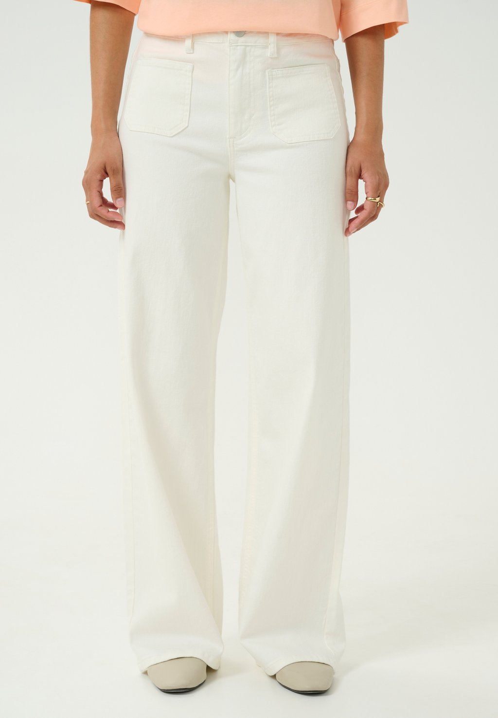 Расклешенные джинсы KARLA Kaffe, кремовый
Расклешенные джинсы KARLA Kaffe, кремовый